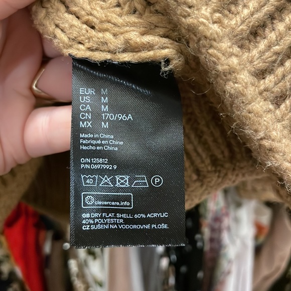 H&M Knit sweater - Picture 4 of 4